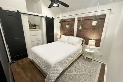 Image de Cabin in the piney woods of East Texas, near lakes and state parks