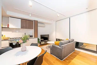 Image de Relaxing Urban Oasis(2br2b+free park+Wifi+Cafe@Gf)