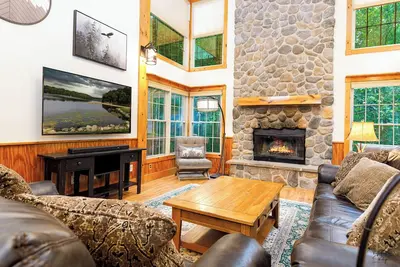 Image de Beautiful 3Bed 4. 5Bath Cabin w/ Bonus Room - Near Trails and Lake