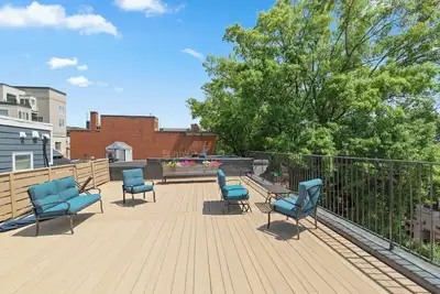 Image de The Gatsby - Stylish 2 Br 2 Ba on Downtown Mall with Rooftop and Amazing View