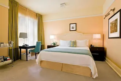Comfort and Convenience! 2 Modern Suite, Pet-friendly Hotel with Pop-Up Cinema!