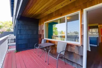 Image de Your Scenic Seaside Haven! Kitchenette, Pet-friendly Property, Free Parking!