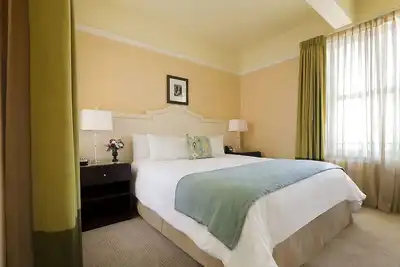 Comfort and Relaxation! 4 Modern Units, Onsite Mini-golf Course, Pet-friendly!