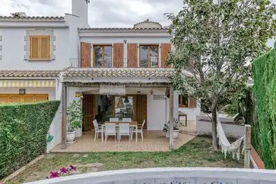 Image de Maison de vacances 'Villa La Barrufa' avec piscine partagée, terrasse privée et Wi-Fi