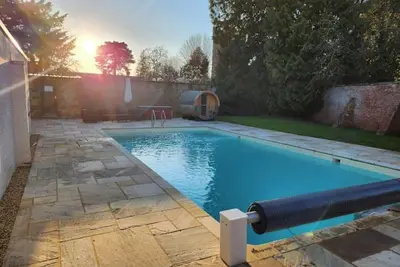 Image de Country Home with Beautiful Gardens, Pool & Sauna