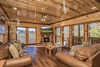 Image de Amazing Grace: Indoor Pool! Mtn View! Theater Room, Game Room, Hot Tub, Wi-Fi
