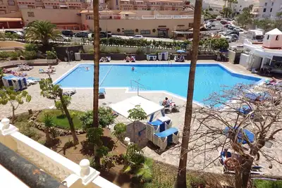 Image de 1 bed Castle Harbour apt. with pool view (C110)