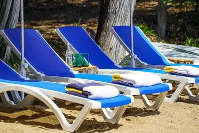 Image de Private Peninsula Retreat - Beach / Jumping Rocks / Hammock / Fire Pit / Sunsets