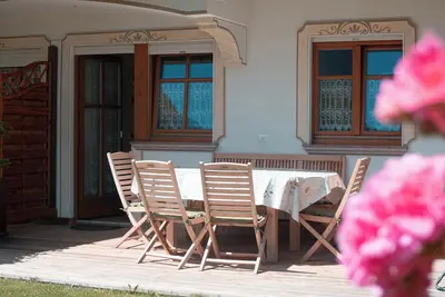 Image de Apartment with garden and lake view
