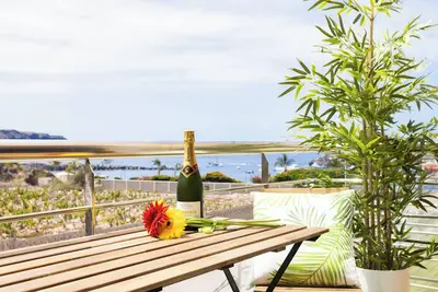 Image de Stunning Beachfront Getaway, Your Perfect Retreat, Wifi, Garage, Sunset! ! !