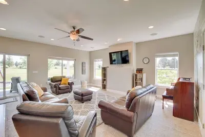 Image de Kid-Friendly Pasco Farmhouse w/ Playset, Game Room