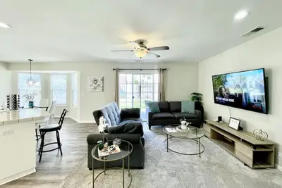 Image de Luxury 4br Family Home w/ King Suite + Game Room