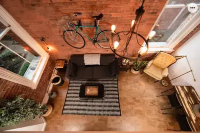 Image de Beautiful Historic Chic Downtown Loft * Walk Score 98\/100! ! !