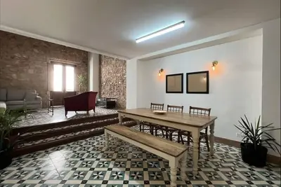 Beautiful and spacious 3 bedrooms in the Old Town with balcony