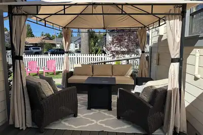 Image de Downtown Snoqualmie Home - Hot Tub, Fully Fenced Yard - Pet Friendly!