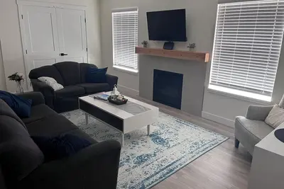 Image de Carriage house with electric car charger