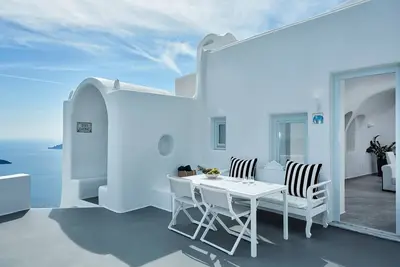 Image de Luxurious Imerovigli Villa | 7 Bedrooms | Caldera View | Private Pools | Breathtaking Aegean Views