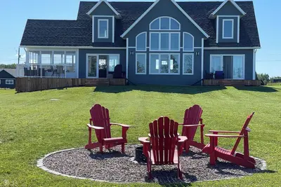 Image de New waterfront vacation home near Cavendish. 4+night bookings. Sleeps 10.