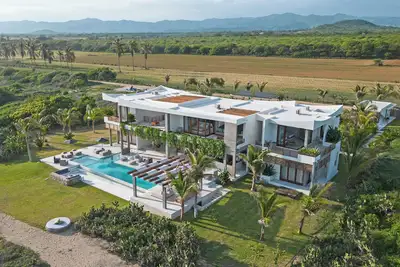 Image de Oaxaca Beachfront Luxury Villa for 12: Niku House
