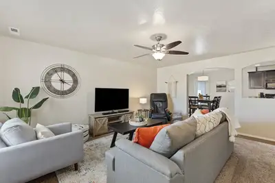 Image de TopGolf Discount, Pets Welcome, Near St Lukes Perfect Location