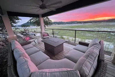 Image de Lakefront property on Medina Lake