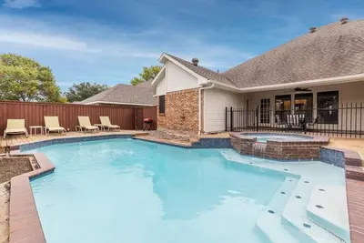 Image de Luxe 4/3 Home w/ Pool & Hot Tub