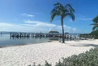 Image de Pool, Beach and Tennis Court! Fishing, swimming and relaxation!