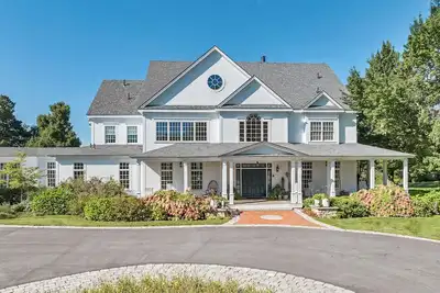 Image de Welcome to the Tuftonboro Manor! Perfect for reunions, retreats and vacations!