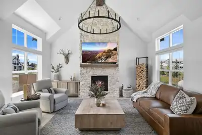 Image de 《𝒯𝒽ℯ 𝒲𝒾𝓁𝓁ℴ𝓌》at McCall -  New Home close to everything!