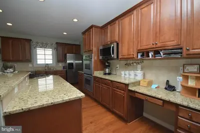 Image de 7 minutes to 66 very amzing single house two level