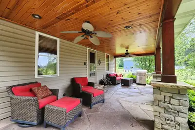Image de Unique & tranquil getaway! Custom indoor and outdoor spaces to explore/relax! \n