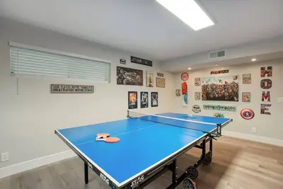 Image de Massive Backyard w/Pool and Misters - Arcade Room - Sleeps 16