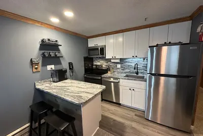 Image de Mountain Lodge #327! Remodeled kitchen! Only yards away from Ballhooter lift!