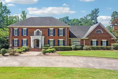 Image de Luxury Saltwater Pool and Hot Tub - Large Family - Sleeps 14