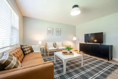 Image de Indy Cottage Bliss: Comfort & Style Await You