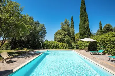 Image de Agritourisme 'Glicine Podere Giardino' avec piscine partagée, Wi-Fi et climatisation