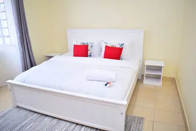 Image de Lywanna Apartment home away from. 10 to 15 minutes from the airport.
