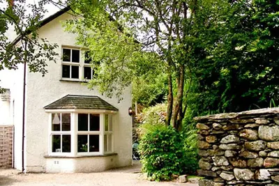 Stone Beck, pet friendly, with a garden in Grasmere
