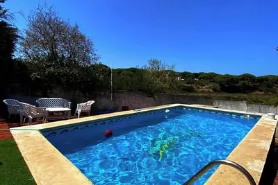Image de Villa with swimming pool and barbecue