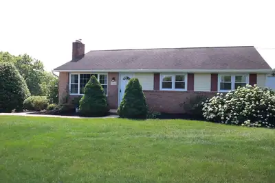 Image de Cozy Family Sized Cottage in the Country! 15 minutes to Lancaster City! !