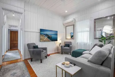 Image de Milton Top Floor 4Bd- 300m to Suncorp Stadium