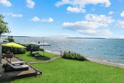 Private Bayfront Living, Water Views