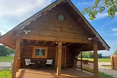 Image de Yellow Banks Log Cabin With Waterfront Views
