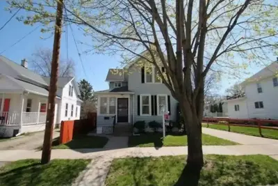 Image de Clean and spacious home.