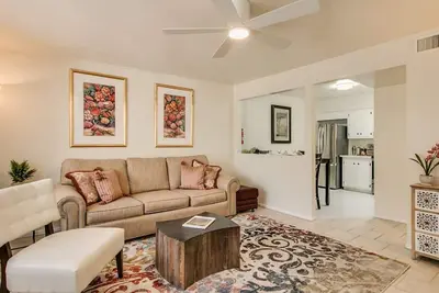 Stylish Arcadia 2-Bdrm with Comfort and Charm!