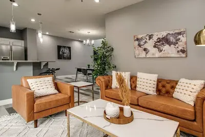 3 Bdrm Townhouse W/Garage in Gated Complex!