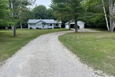 Image de New! Private home located on 6 acres! Enjoy the outdoors, 10 minutes from town