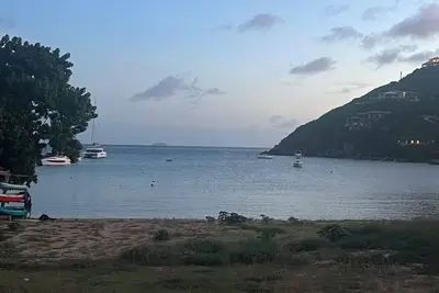 Image de Brand New \"Serenity\" Beachfront Villa, steps away from Private Bay