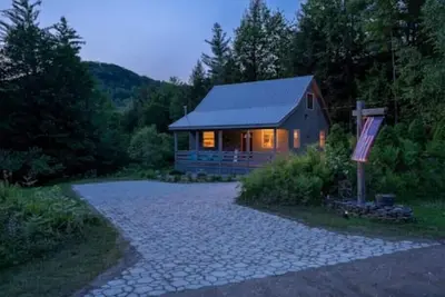 Image de Spacious White Mts. Cabin, Close to Skiing, Hiking, and Ice Castles