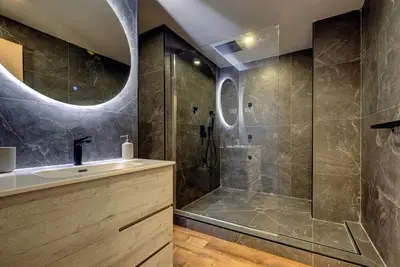 Image de New stylish duplex 5 minutes to Marbella beach